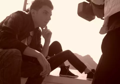 Video | Mike lansează videoclipul piesei "Save Me"