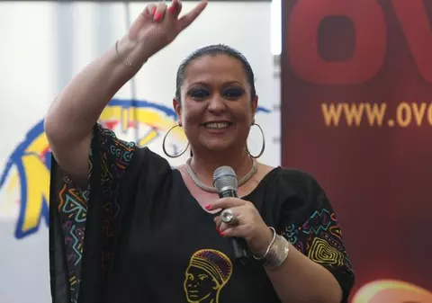 Monica Anghel: "Sunt soția perfectă"