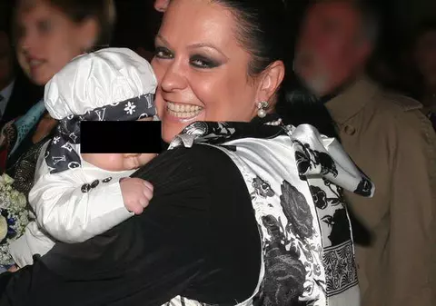 Fiul Monicăi Anghel, pasionat de dans: "Îi cânt şi începe să danseze"