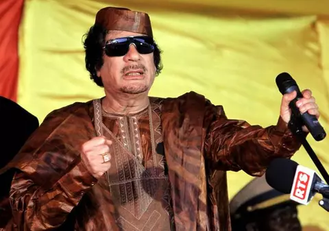 De ce avea Muammar Gaddafi un comportament atât de bizar?