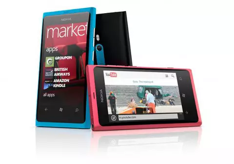 Nokia a lansat primele sale smartphone-uri cu Windows Phone 