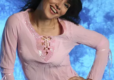 Oana Sârbu: "Iubesc flirtul şi îmi place să mă joc. Am vocaţie de iubită, nu de nevastă"