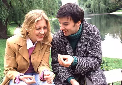 17% dintre femei și-ar părăsi iubitul din cauza pantofilor urâți