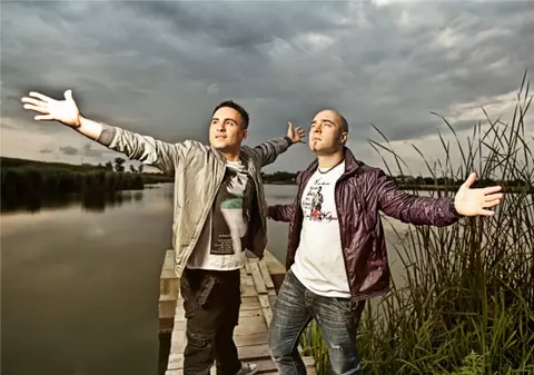 Video premieră | Sunset 54 a lansat pe Libertatea.ro videoclipul "Beleza"