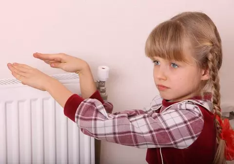 Administratorul nu vrea să dea drumul la căldură? Daţi-l în judecată