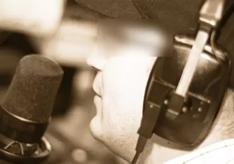 Iar ne batjocoresc francezii: "De ce învaţă românii franceza? Ca să cerşească"