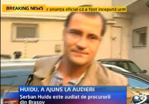 Foto | Aşa arată tristeţea! Şerban Huidu a încercat să schiţeze un zâmbet amar