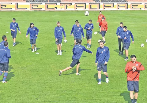 Bio-Steaua: roş-albaştrii «au rupt-o» pe brânză, urdă şi smântână în cantonamentul montan de la Săcele, Braşov