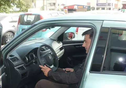 Câştigătorul concursului "Tuning de vacanţă" a primit cheile maşinii Suzuki Swift