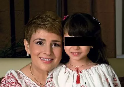 Teo, mândră de fiica ei: "Este foarte afectuoasă. Are grijă să-mi iau medicamentele la timp şi să nu mă mişc mult"