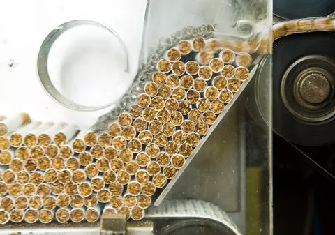 2.456 de pachete de ţigări şi un VW Sharan, confiscate de inspectorii vamali