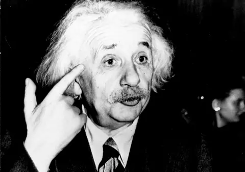 O scrisoare a lui Einstein despre pericolul nazist, vândută la licitaţie pentru 14.000 dolari
