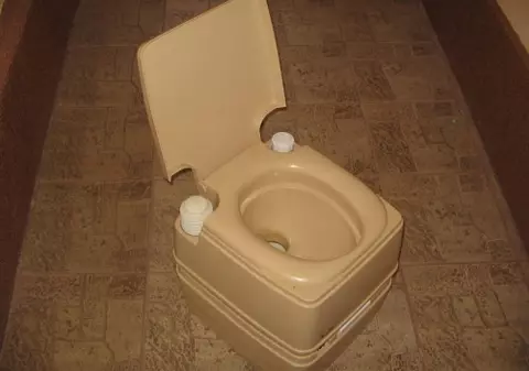 Vor toalete portabile pe Everest