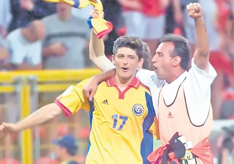 Florin Prunea, fostul portar al naţionalei, şi-a reamintit cum au fost arestaţi tricolorii de autorităţile galeze, după marea victorie de la Cardiff (2-1), care ne-a dus la CM din ’94: "Ne-au pozat ca pe infractori"