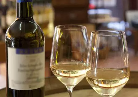 Comă alcoolică la nouă ani! Un băiat s-a îmbătat cu prietenii de joacă