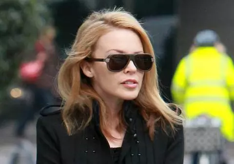Kylie Minogue se teme că nu ar putea face copii