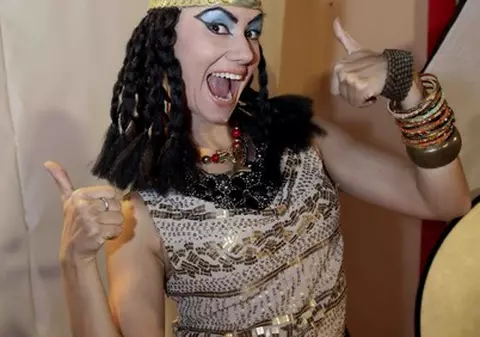 Udrea, femeia cu o mie de fețe, la "Cronica Cârcotaşilor"