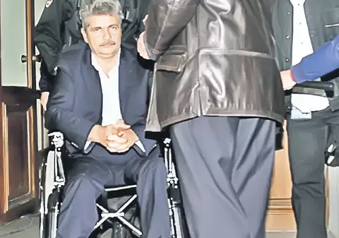 Răbufnire nervoasă a lui Sorin Ovidiu Vîntu către procurori: «Dobitoci, domni docşi şi domnişoare îngrijitor»