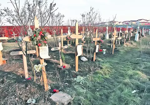 De teamă că vor fi bântuiţi de rudele decedate, înfig ţepuşe în inimile morţilor