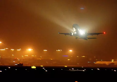 Vroia să piloteze avionul după ce consumase marijuana!