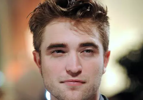 Robert Pattinson: "Mi-au corectat fesele în PhotoShop"