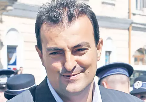 Sorin Apostu, primarul arestat pentru luare de mită, suspendat din funcție