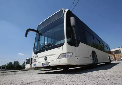 Transportatorii autorizaţi vor să concureze cu R.A.T.B
