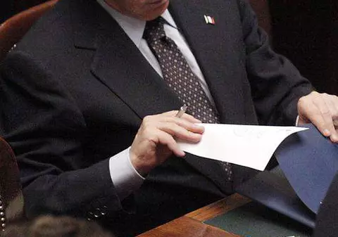 Măsurile promise de Italia Uniunii Europene au fost adoptate. Berlusconi ar putea demisiona sâmbătă seara