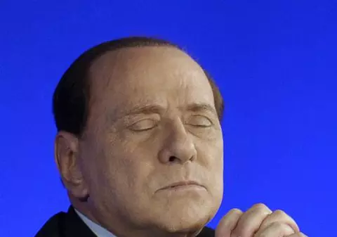 Oboseala, bat-o vina! Silvio Berlusconi a adormit de două ori în timpul summit-ului G20