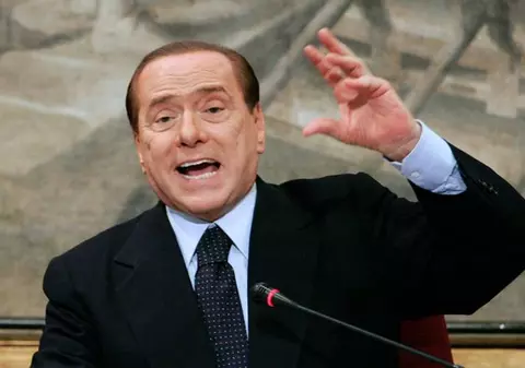 Berlusconi e "mândru" de cum a acţionat în timpul crizei. Vrea "să reia drumul Guvernului"