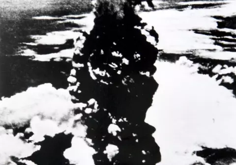 Distrug bombele atomice cu un virus cibernetic?