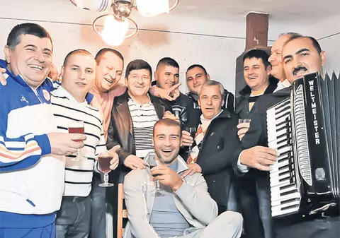 Lucian Bute, chef cu lăutari