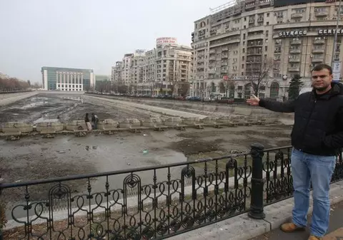 A început igienizarea anuală a albiei râului Dâmboviţa 