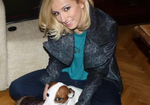 Câinele Danei Rogoz, mare amator de gulere de blană