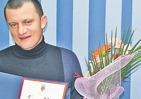 Dorinel Munteanu şi Sergiu Costin au primit locuri de veci gratis!