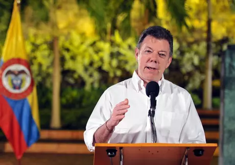 A avut ceva curaj! Preşedintele columbian a desfiinţat Securitatea!