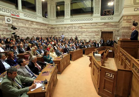 Criza se adânceşte în Grecia! Statul Major al armatei elene, înlocuit în totalitate