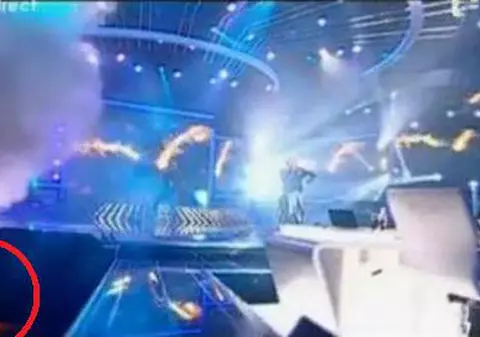 Panică la X Factor! Scena a luat foc în timpul transmisiei în direct