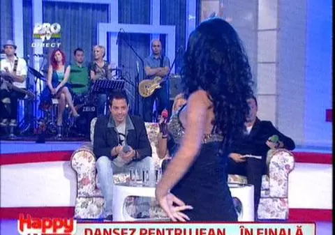 Foto | Jean de la Craiova, cucerit de posteriorul unei dansatoare: "E bine, bine de la spate"