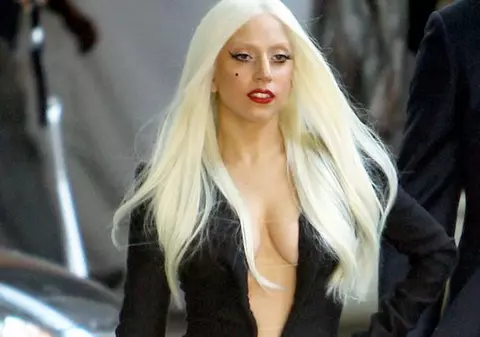 Lady Gaga: ”Cred că niciodată nu mă va iubi cineva”