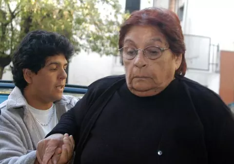 Mama lui Maradona a murit! Diego a aflat de tragedie în avion!