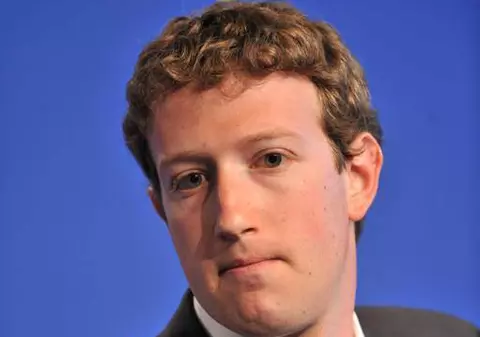 Fondatorul Facebook revine la facultatea pe care a abandonat-o. Află motivul!