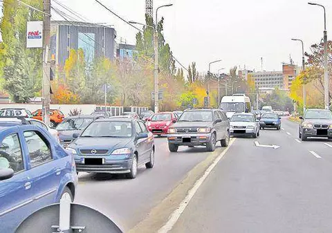 Vânzările de autoturisme au scăzut! Află cu cât 