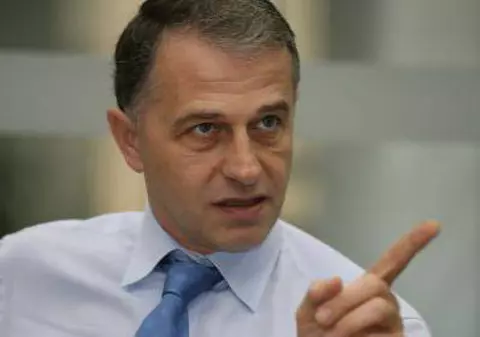 Luptă pe faţă în PSD! Geoană: "Pe Ponta eu l-am făcut om împotriva voinţei partidului"