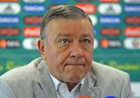 Premieră: Mircea Sandu vorbeşte despre retragere