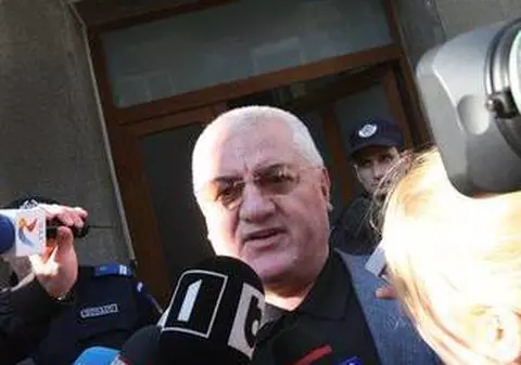 Dumitru Dragomir s-a prezentat la DNA în dosarul excluderii Universităţii Craiova