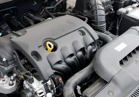 Hoții au furat motorul mașinii