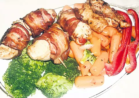 O rețetă pe zi | Rulouri de pui cu bacon și broccoli