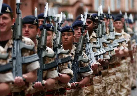 Au luptat în Irak şi Afganistan, dar vor fi puşi pe liber. Asta vor păţi soldaţii răniţi din Marea Britanie 