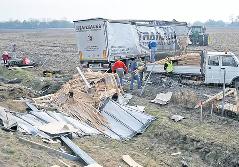 Profesorul Florin Tudose: "TIR-iştii români au pe mână arme de ucidere în masă"
